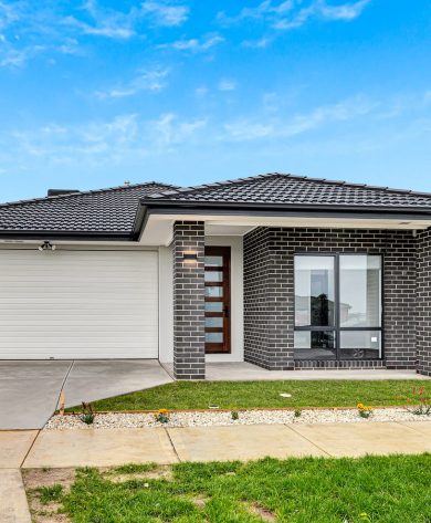 Modern Residence – 45 Shearjoy Loop